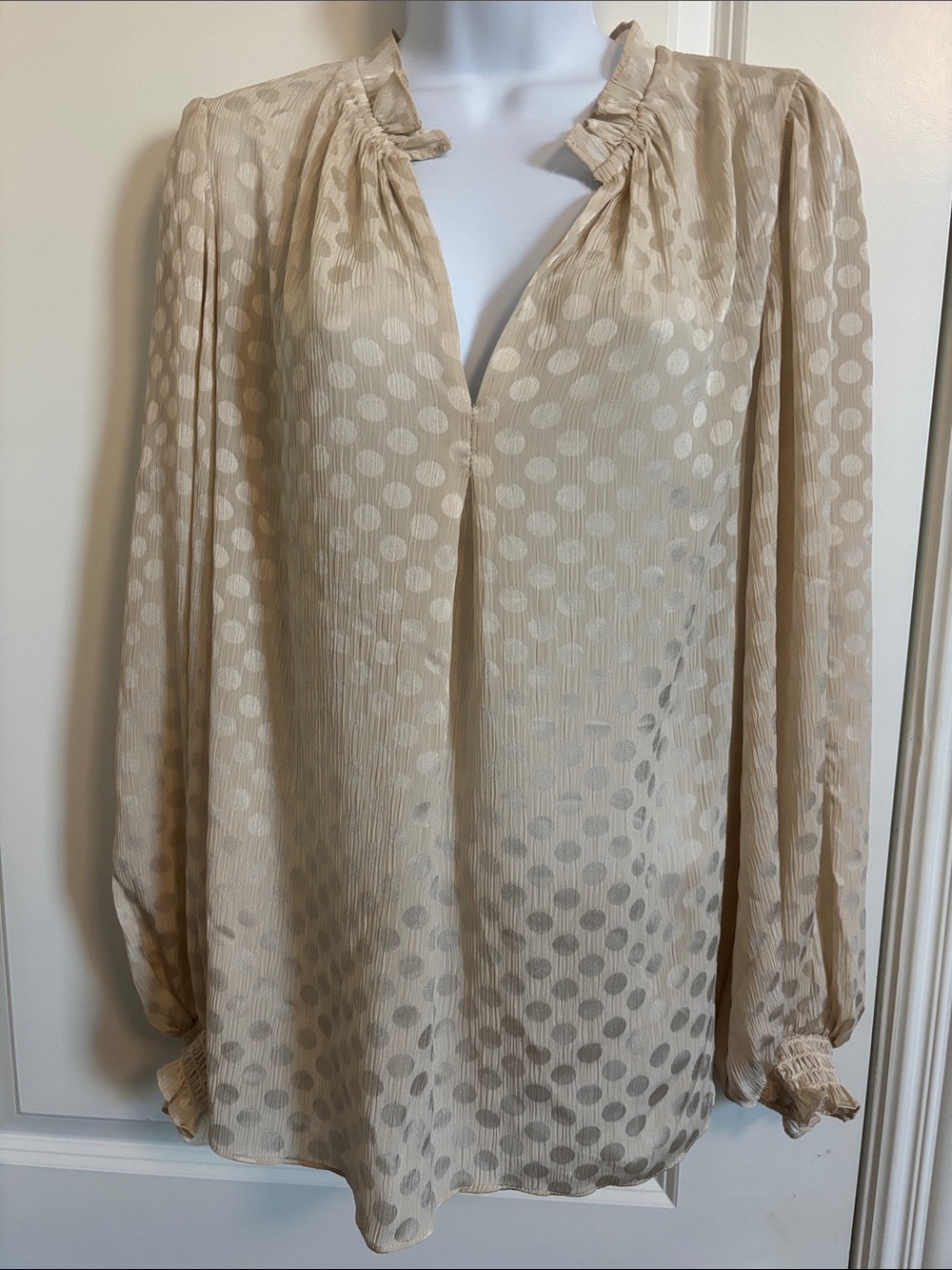 Max Studio Light Beige flowy Polka Dot Long-Sleeve Women's Blouse M #76T